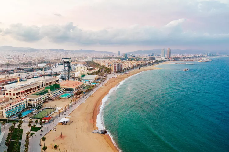 20. Faire du paddle à Barceloneta