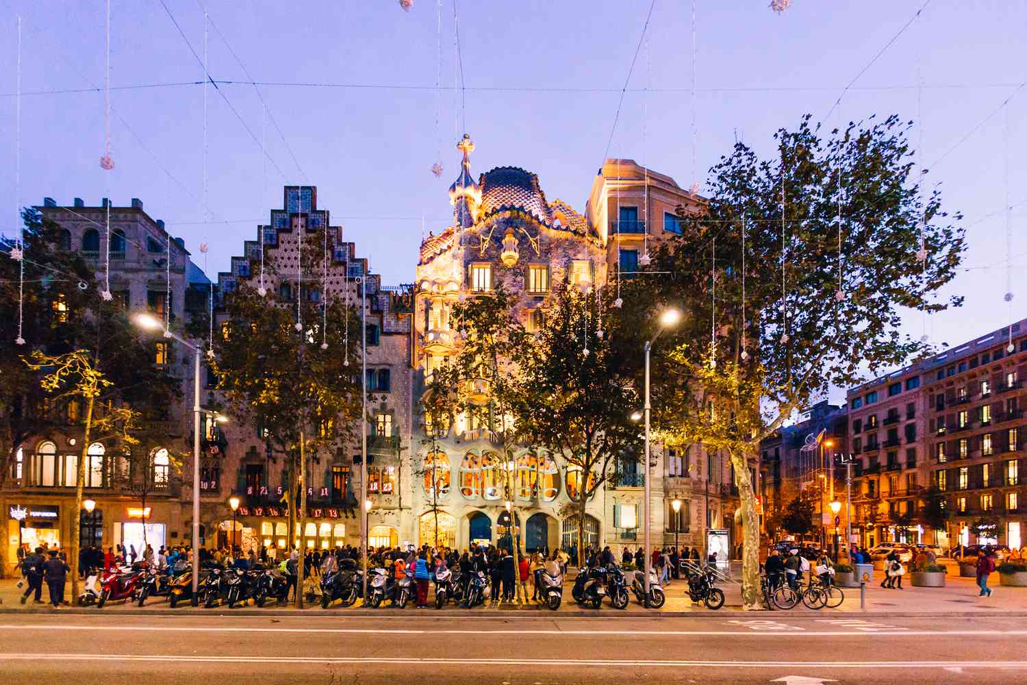 4. Découvrir Casa Batlló la nuit
