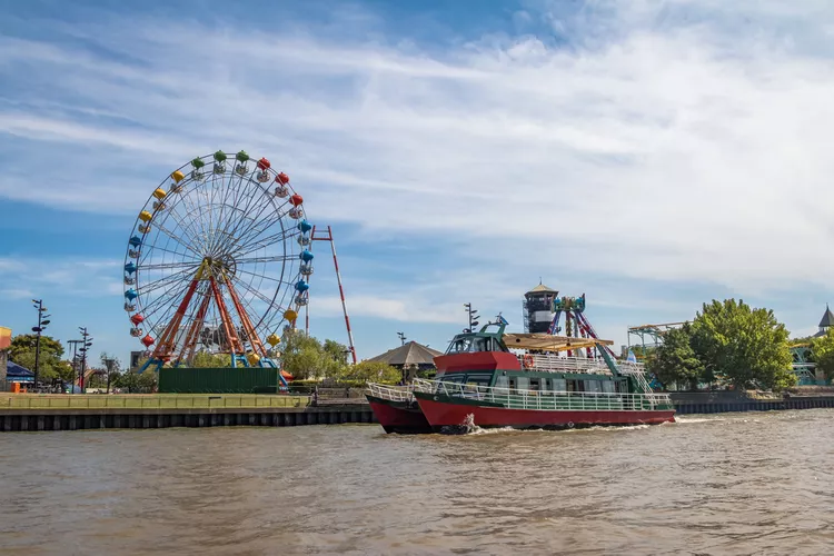 Faire une balade en bateau à Tigre