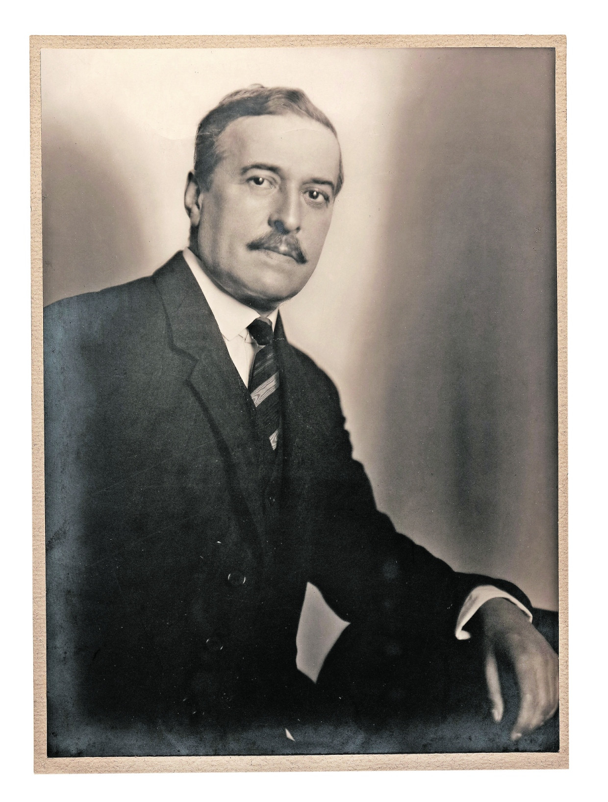 „Gundl von ihrem Diener“: Das Porträtfoto schenkte Hofmannsthal 1924 einer Freundin seiner Tochter Christiane.