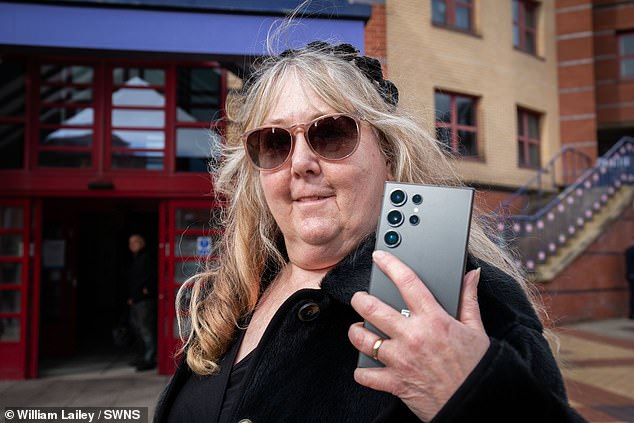 Diane Durham au tribunal de Leeds aujourd'hui accusée d'avoir menacé Buckingham Palace