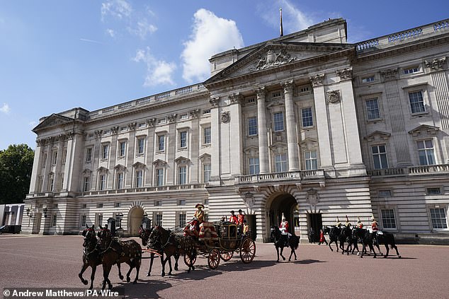 Diane Durham, 62 ans, aurait publié un message sur X menaçant Buckingham Palace