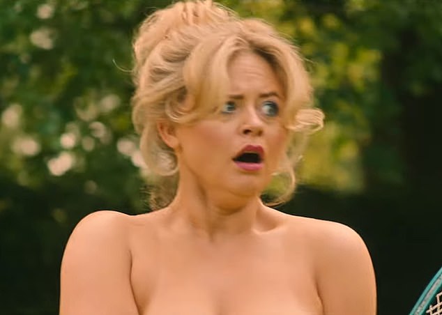 Rupert en conversation avec sa voisine pendant le match de tennis