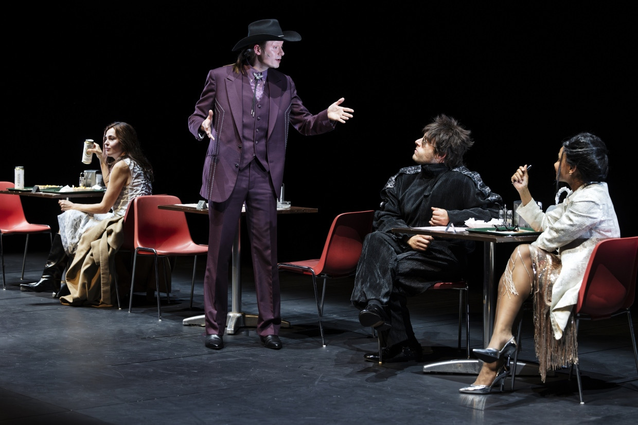 Wiedervereinigte Spielergesellschaft: Stephanie Eidt, Stefan Stern, Damir Avdic, Alina Vimbai Strähler