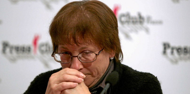 Marie-Ange Laroche (veuve de Bernard Laroche) présentait en 2009 son livre Les Larmes oubliées de la Vologne.