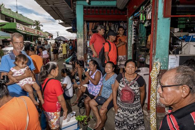 Sur le marché de Sao Gabriel da Cachoeira (Brésil), le 30 septembre 2024.