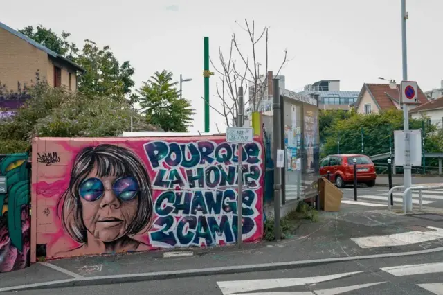 Mur de solidarité avec Gizèle Belecot