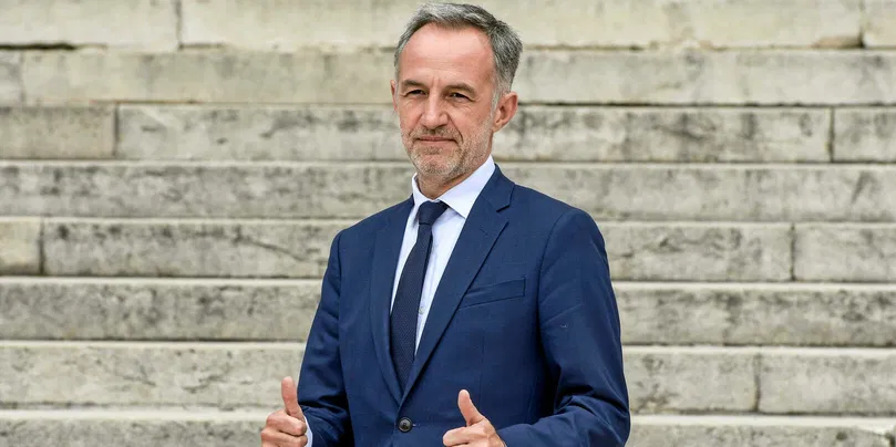Emmanuel Grégoire se lance officiellement dans la campagne pour la Mairie de Paris.