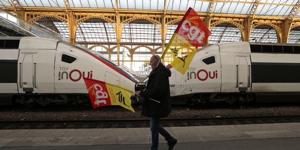 Les syndicats doivent désormais se prononcer sur les augmentations proposées par la direction de la SNCF.