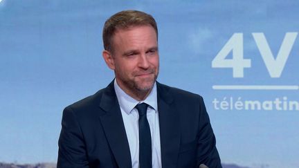 Déficit public : "Faire des économies sans nuire à la compétitivité de nos entreprises", estime Marc Ferracci, ministre délégué chargé de l