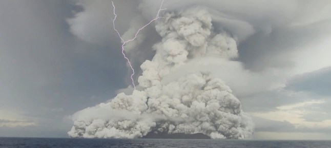 Éruption du volcan Hunga Tonga-Hunga Ha'apai