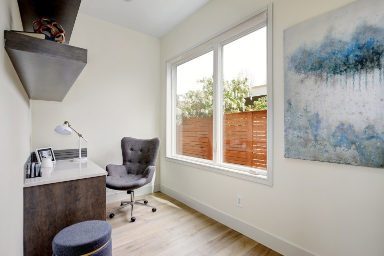 Bureau avec éclairage naturel
