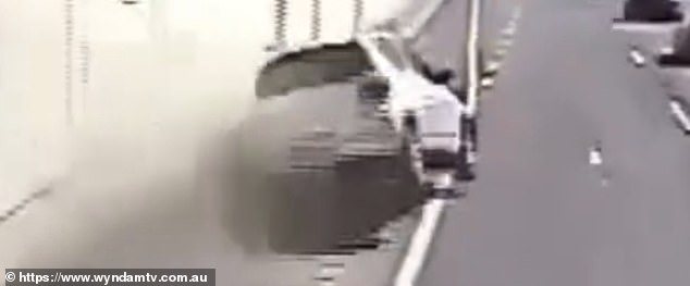Collision de la Toyota avec la barrière