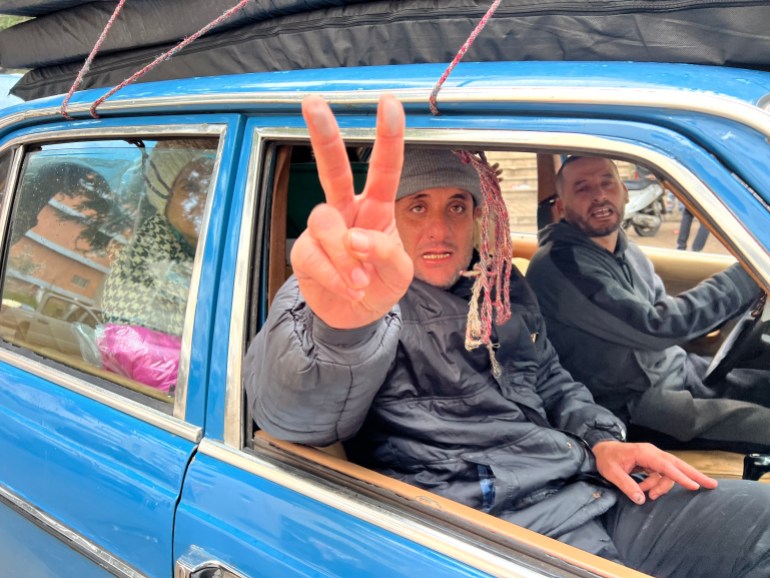 Lebanese displaced people returning to their homes