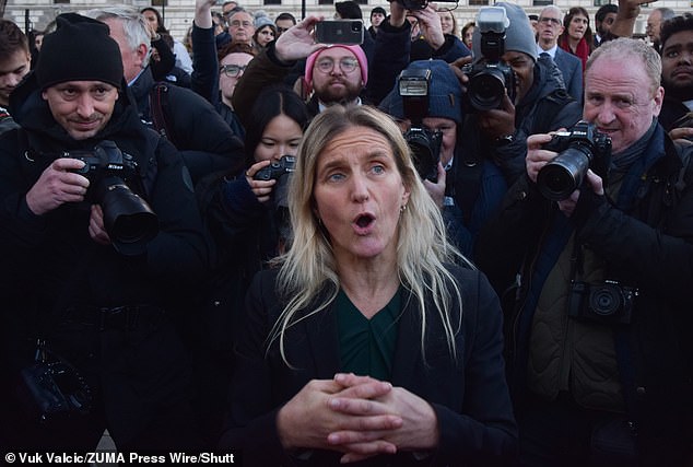 Kim Leadbeater, députée travailliste, s'exprime après le vote.