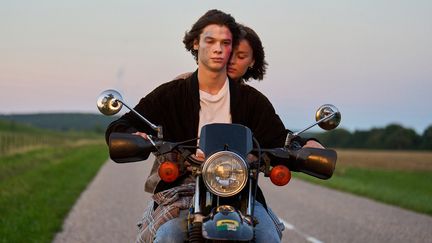 Paul Kircher et Angelina Woreth dans 'Leurs enfants après eux'