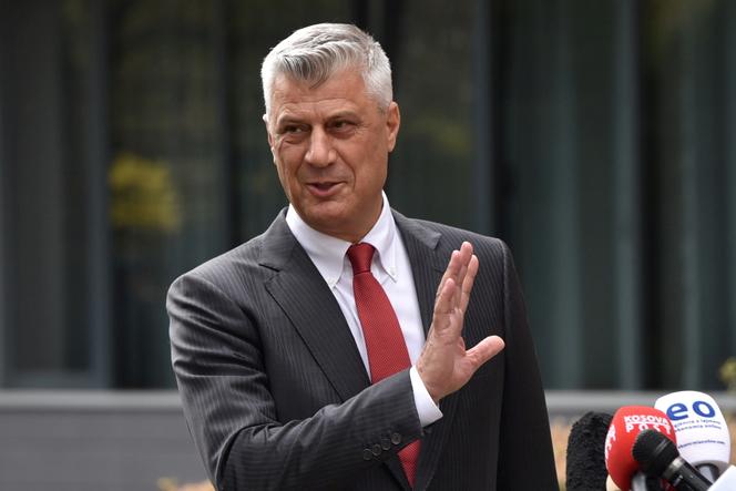 Le président du Kosovo, Hashim Thaçi, lors d’une conférence de presse annonçant sa démission, à Pristina (Kosovo), le 5 novembre 2020.