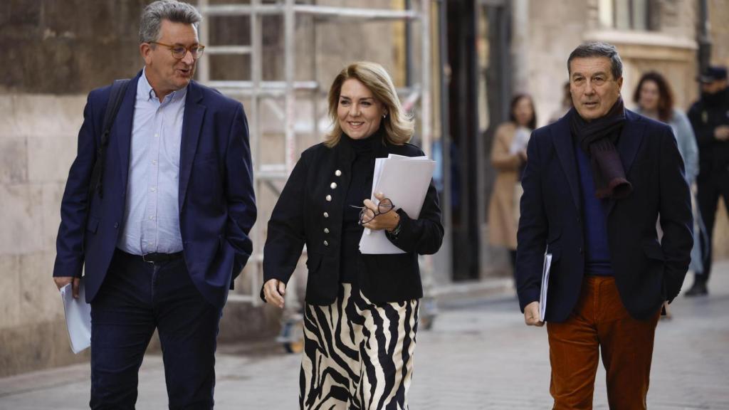 Vicente Martínez, Susana Camarero et Marciano Gómez avant la conférence de presse