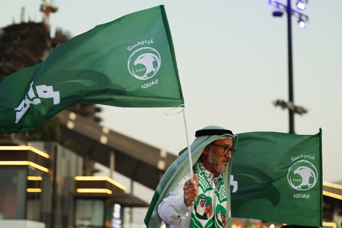 Célébrations à Djeddah lors de l'annonce de l'Arabie Saoudite comme hôte de la Coupe du Monde 2034.