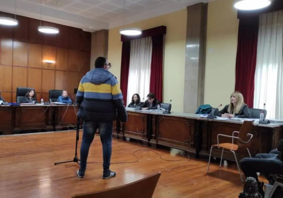 L'accusé lors de sa déclaration devant la cour de Jaén