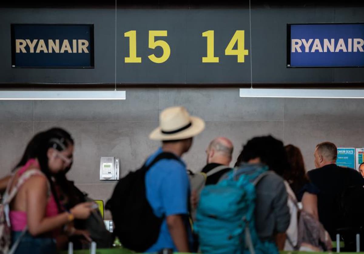 Touristes à l'aéroport de Valence