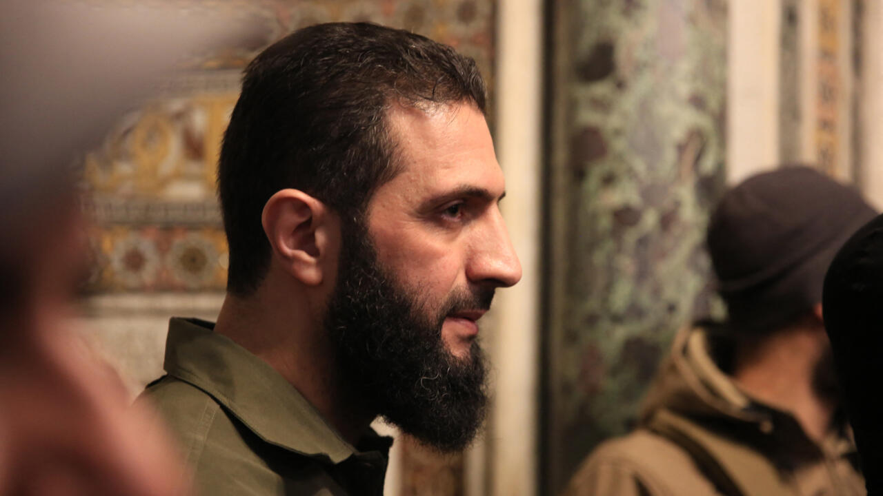 Le chef du groupe islamiste syrien Hayat Tahrir al-Cham (HTC), Ahmed al-Charaa, à Damas, le 8 décembre 2024.