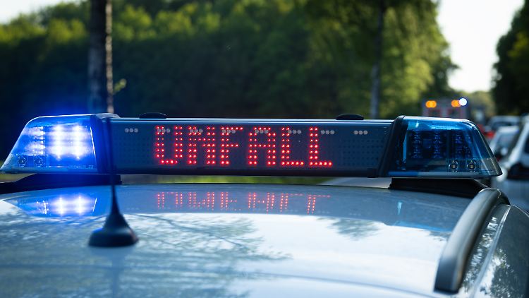 Pour les opérations de secours, l'autoroute a été fermée jusqu'au matin de mardi.