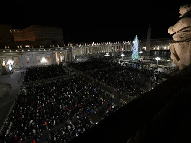 Des milliers de personnes se rassemblent au Vatican pour le Jubileo.