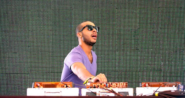 DJ Mehdi en mix au festival de Coachella, le 26 avril 2008 ©AFP - Charley Gallay / Getty Images North America / Getty Images