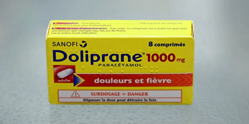 Le paracétamol (ici du Doliprane en comprimés de 1000 mg) est vendu sans prescription, avec une limite de vente pour les pharmaciens à deux boîtes par patient.