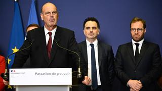Éric Lombard lors de la passation de pouvoir le 23 décembre, invitant tous les partis à Bercy, y compris le Rassemblement national.