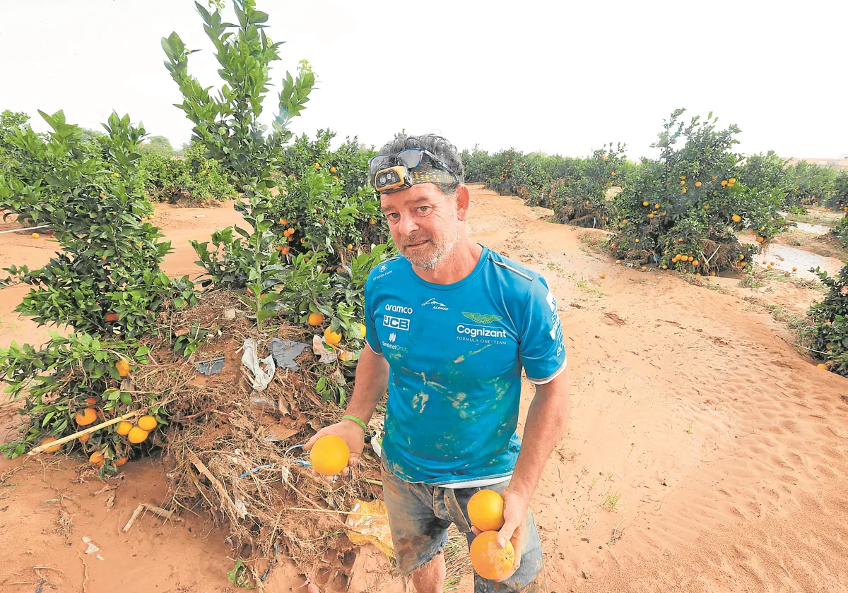 Un agriculteur affecté par la riada de la dana en un municipio valenciano