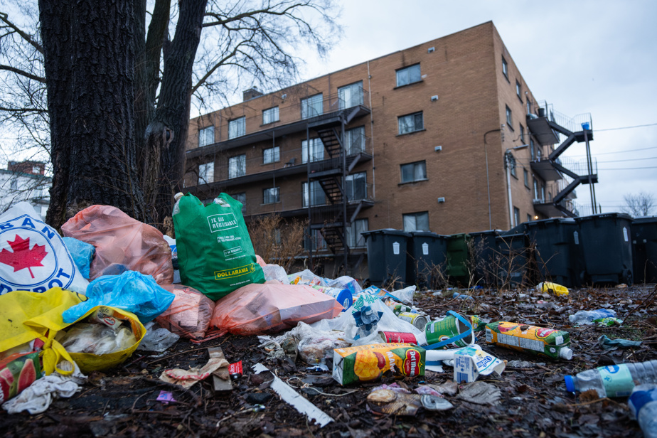 Déchets devant l'immeuble