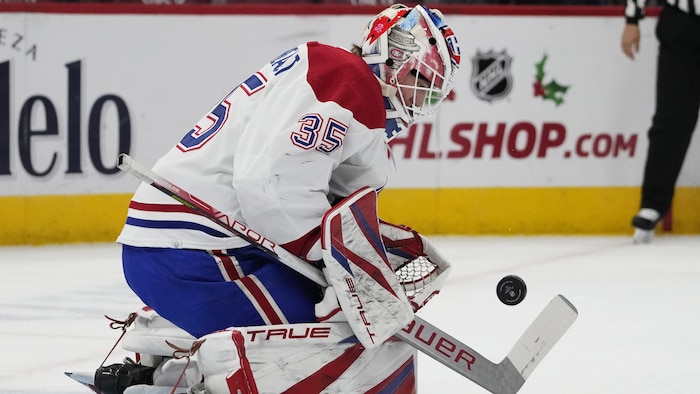 Samuel Montembeault effectue un arrêt