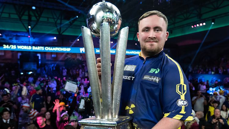 Luke Littler remporte le championnat du monde de Darts