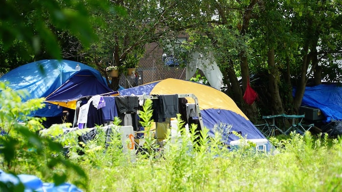 Campement de sans-abri