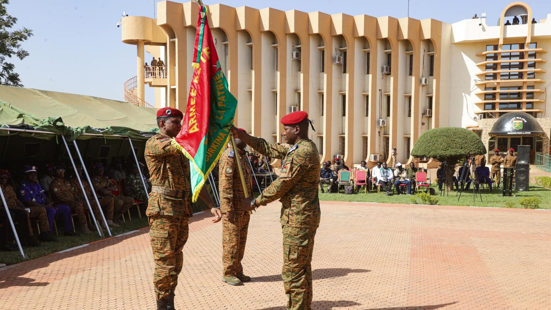 Cérémonie de passation de commandement de l'armée burkinabè