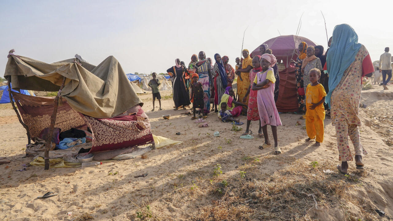 Des réfugiés soudanais arrivent à Acre, au Tchad, le 6 octobre 2024.