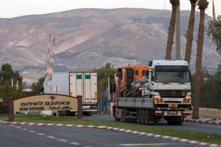 Congestion des camions au point de passage de la Jordanie