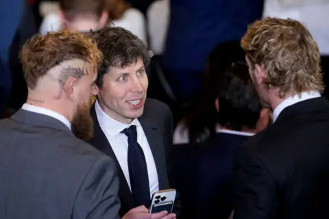 Sam Altman discutant avec Jake et Logan Paul