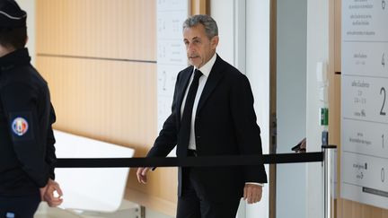 Nicolas Sarkozy arrive au tribunal judiciaire de Paris, le 20 janvier 2025. (ALEXIS SCIARD / IP3 PRESS / MAXPPP)