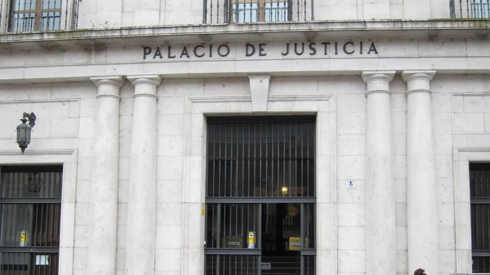 Prison à vie pour un homme ayant tué sa compagne et sa fille à Valladolid