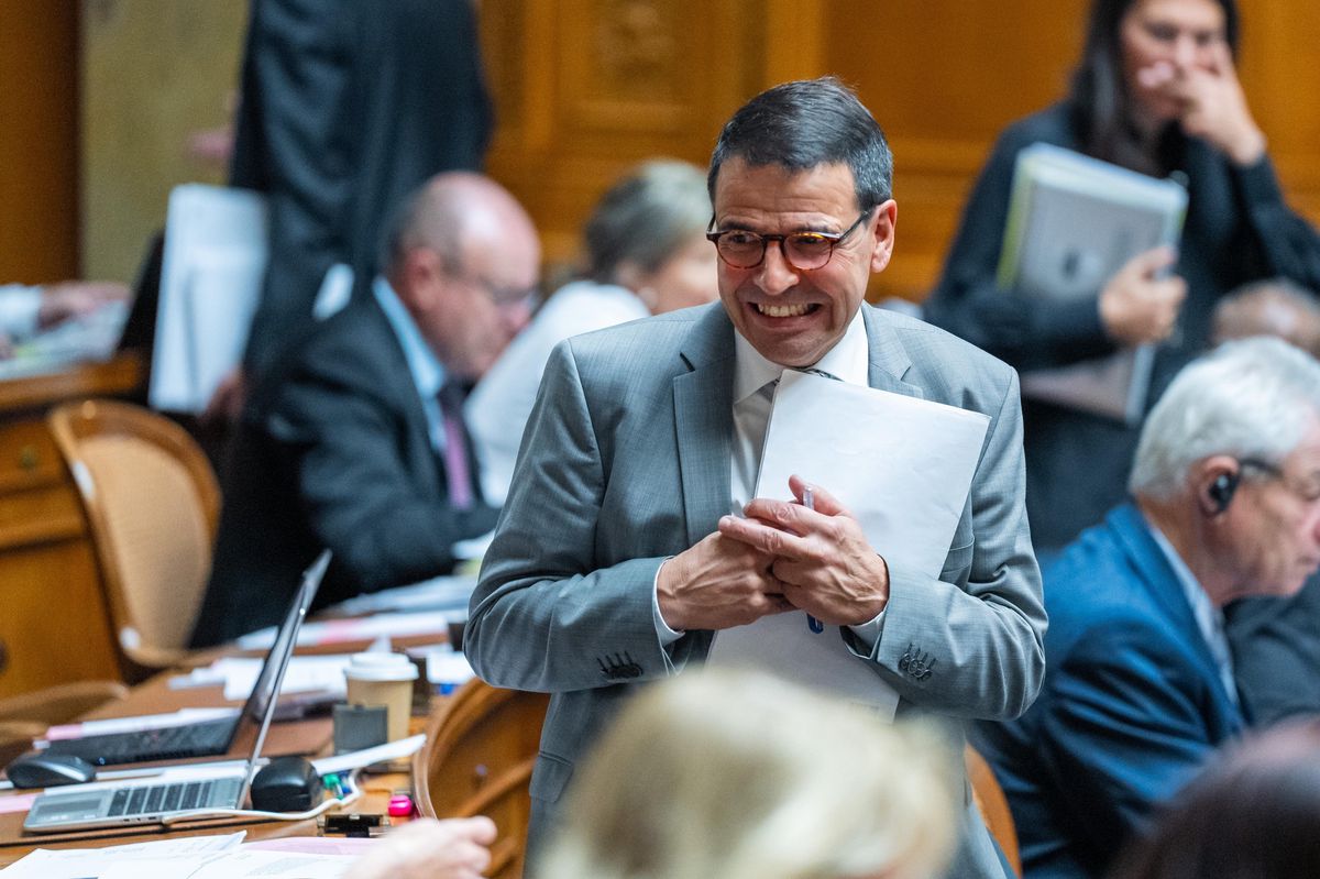 Matthias Jauslin (FDP) souriant pendant la session d'automne au Palais fédéral.