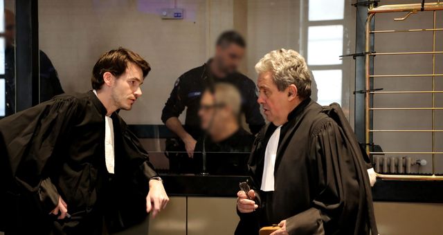 Olivier Cappelaere avec ses avocats au procès