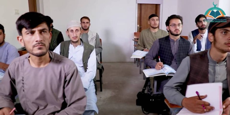 ارتفاع الإقبال على تعلم اللغة العربية في العاصمة كابل بشكل ملحوظ (الجزيرة)