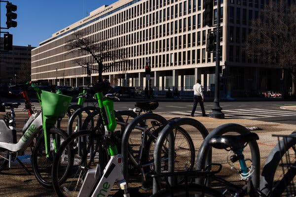 Suspension d'employés du département de l'Éducation
