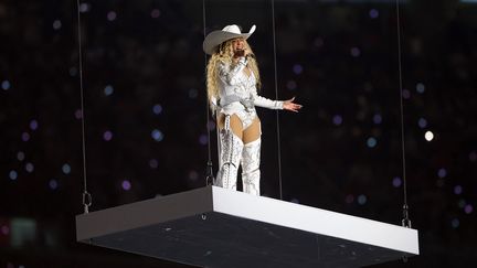 Beyoncé se produit lors d'une mi-temps de football américain