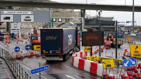 Travaux sur le nouveau système d'entrée/sortie au port de Douvres.