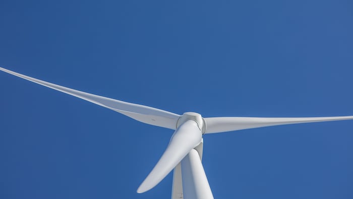 Une éolienne.