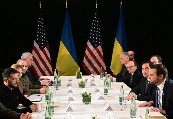 Zelensky et officials lors de la conférence de sécurité de Munich